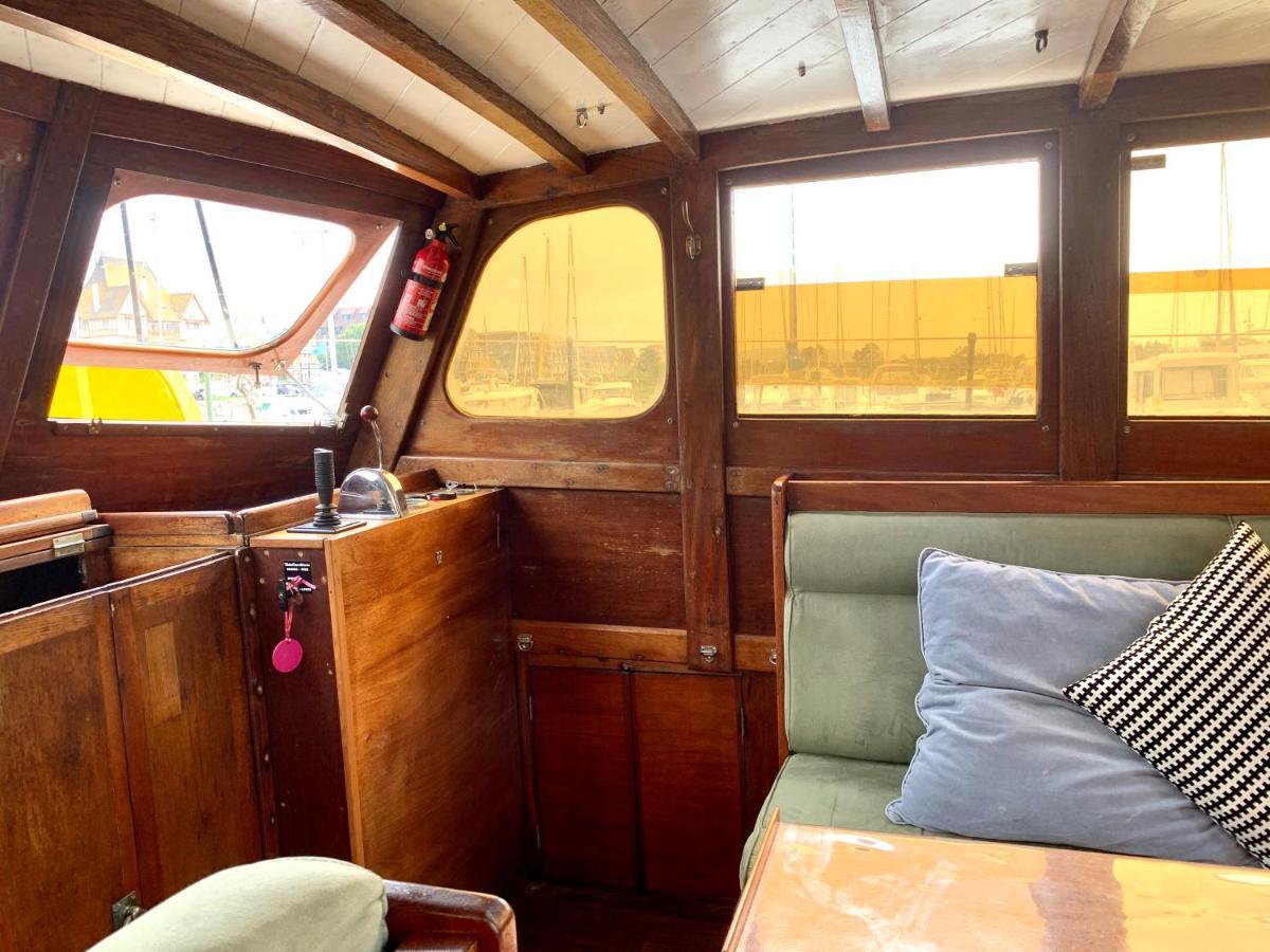 Port Deauville Yacht Vintage Luaran gambar