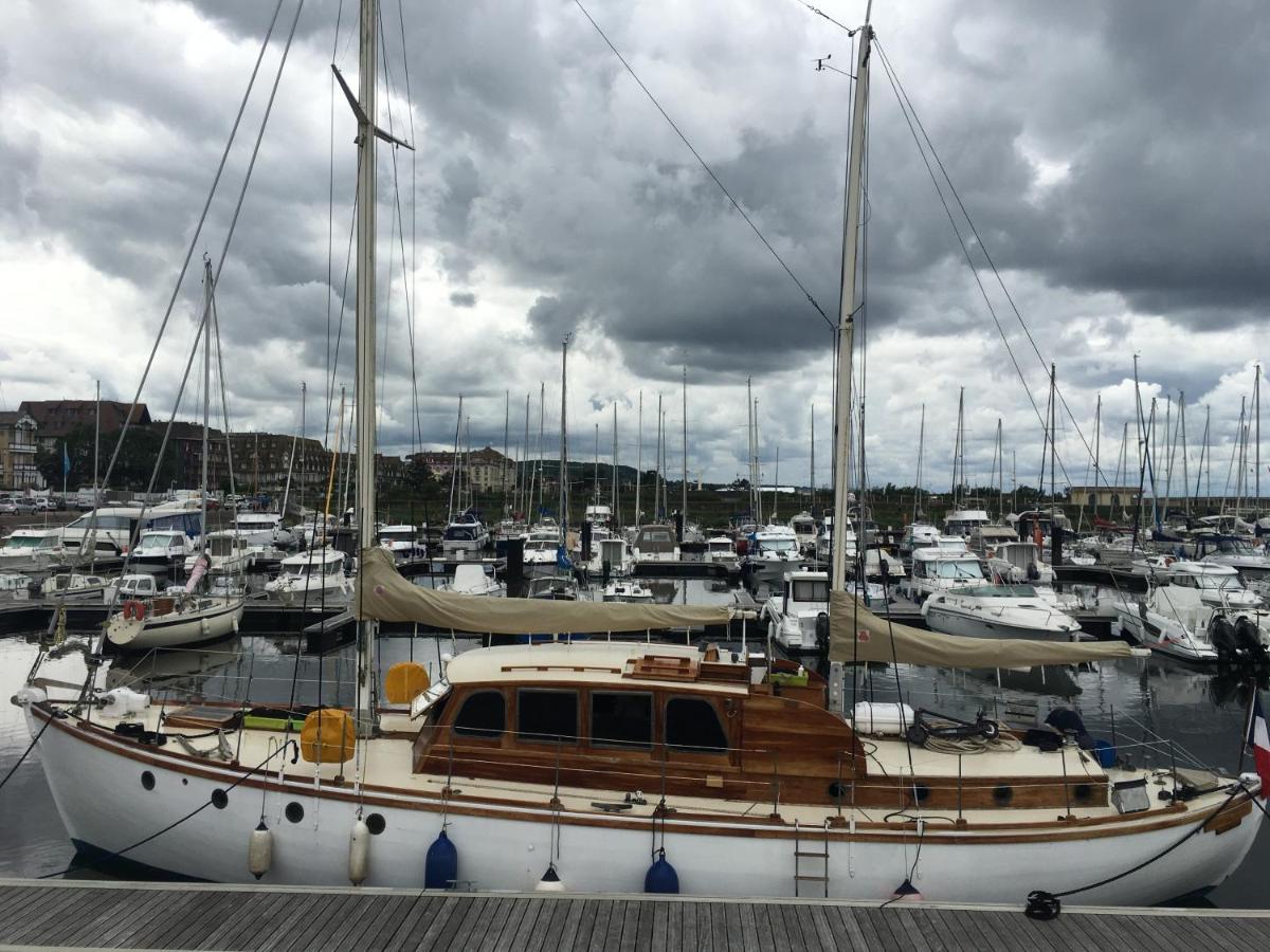 Port Deauville Yacht Vintage Luaran gambar